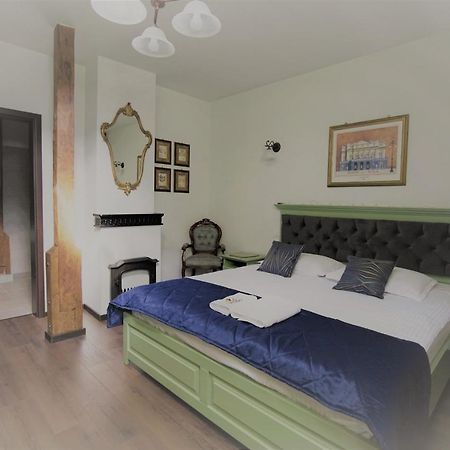 La Curtea Domneasca Piatra Neamţ Exterior foto