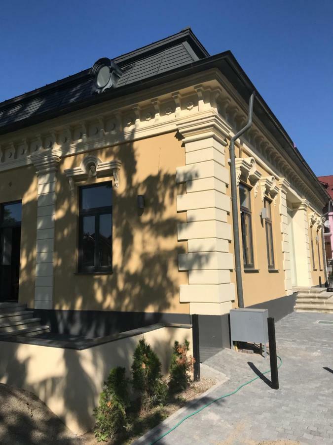 La Curtea Domneasca Piatra Neamţ Exterior foto