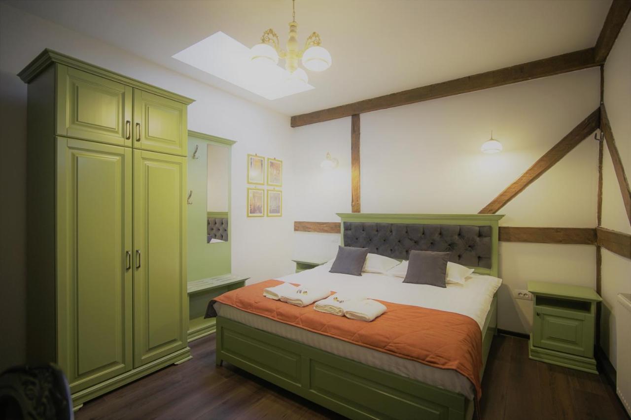 La Curtea Domneasca Piatra Neamţ Exterior foto