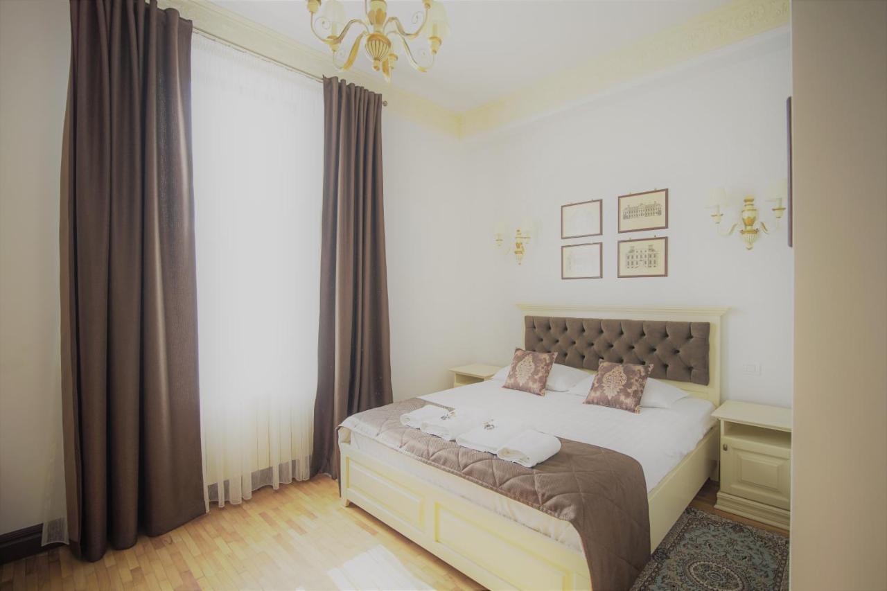 La Curtea Domneasca Piatra Neamţ Exterior foto
